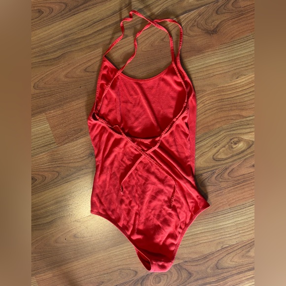 👻Red Ribbed Bodysuit - Picture 3 of 4